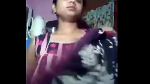 https://www.xxxvideosos.com/bhabhi-devar-sexy-video/